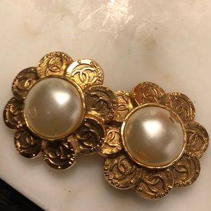 Chanel earring